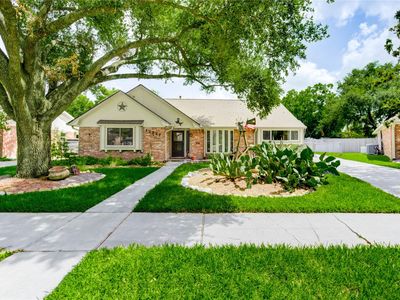 12327 Meadowhollow Dr