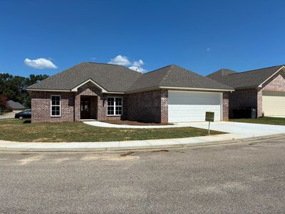 81 Village Dr