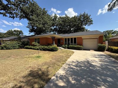 1232 Fair Oaks Dr
