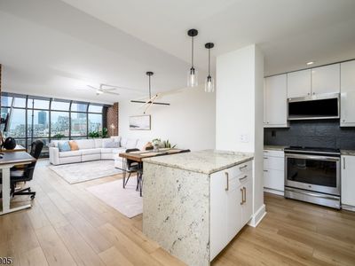 1 Greene St #809