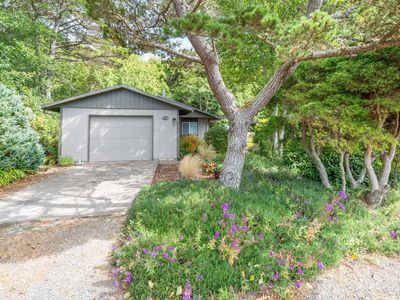 5540 Palisades Dr