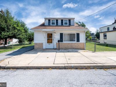 1237 Carbon St