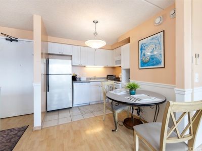 2240 Kuhio Ave APT 1303