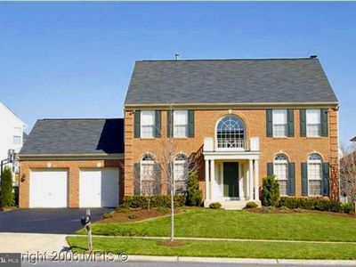 2811 Abbey Manor Cir