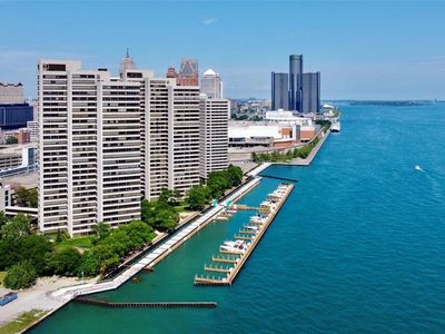 1001 W Jefferson Ave #17I