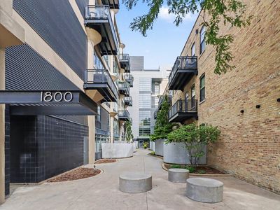 1800 W Grace St APT 204