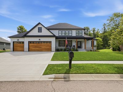 1913 Deer Creek Cir