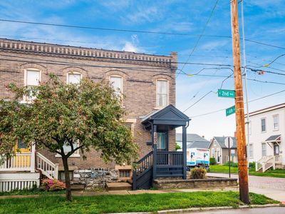 260 E 2nd Ave
