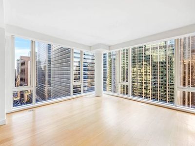 135 W 52nd St APT 33C