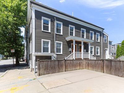 327-329 Hurley St #2