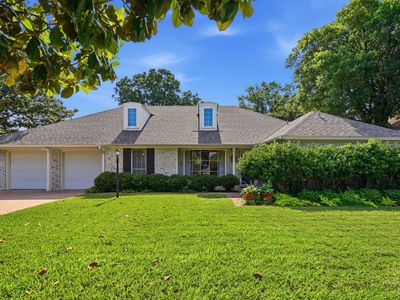 858 Canyon Ct
