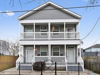 1722 Harmony St #1722