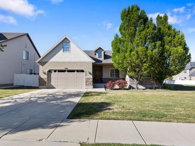 2482 W Adelaide Dr S