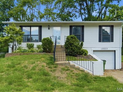 Property at 10607 Saint Michaels Terrace Ct, Saint Ann, MO