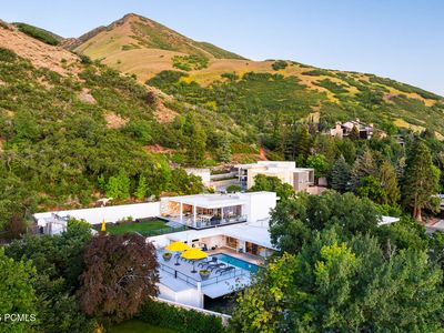 3017 E Saint Marys Cir