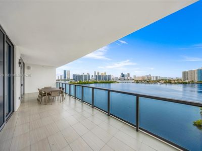 3300 NE 188th St APT 812