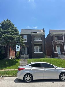 3632 N Taylor Ave