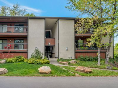 5572 S Marshwood Ln Unit E