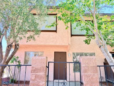 1757 E Rochelle Ave APT 1