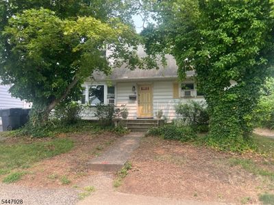 Property at 18 Shelley Ct, Bergenfield, NJ