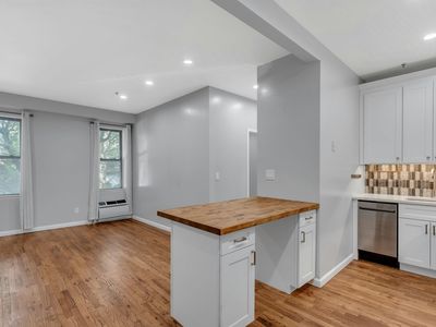 11 Cuneo Pl APT 1A