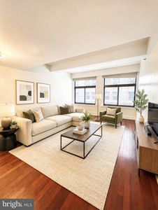 1500 Chestnut St APT 6D