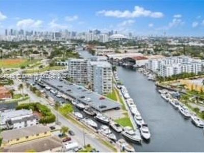 1800 NW 24th Ave APT 517