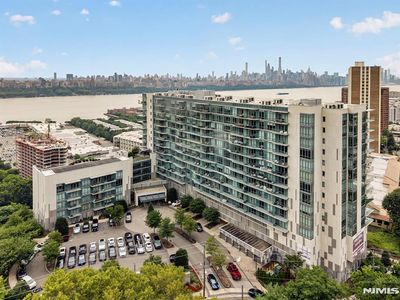 320 Adolphus Ave #611