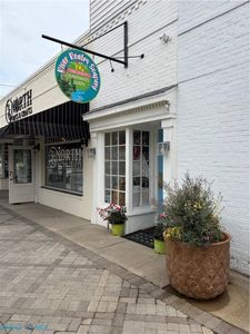 32 N Main St