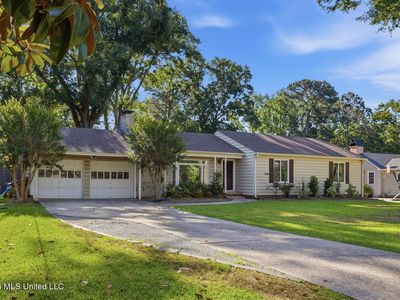 4014 Oakridge Dr