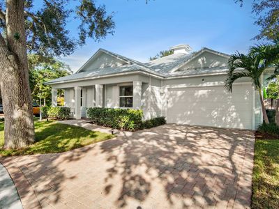 695 SW Flora Belle Ln