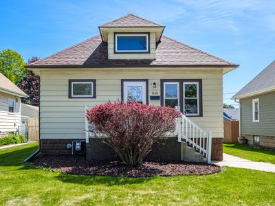 1438 S 95th STREET