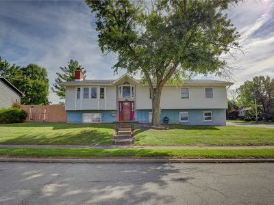 2220 N Longwood Dr