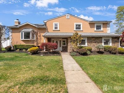 95 Calvert Ave E