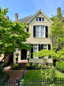 472 W 2nd St