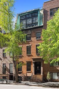 10 W 9th St