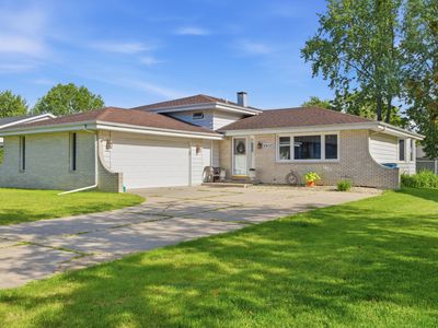 1507 W 94th Ct