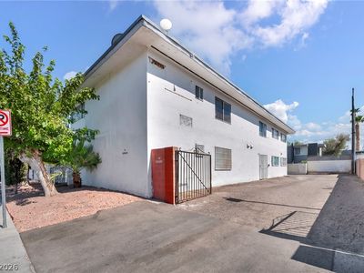 1153 Sierra Vista Dr