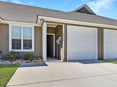 8644 Edgewater Dr
