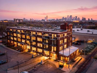 1901 E Hennepin Ave Unit 301