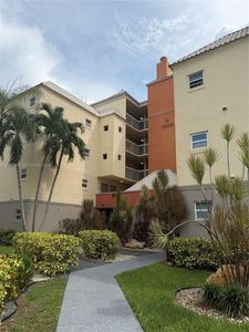 8205 Lake Dr #306