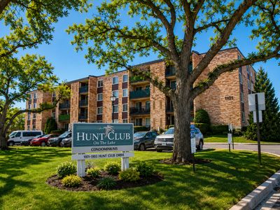 1101 S Hunt Club Dr APT 403