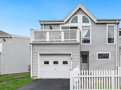 10 Ocean House Way #10