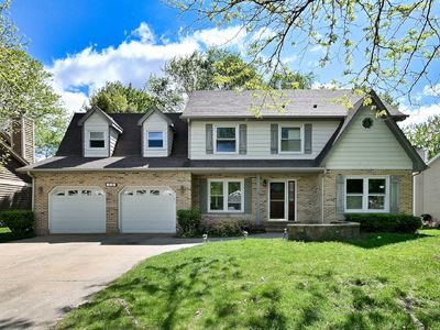 Property at 435 Cross Arm Dr, Grayslake, IL