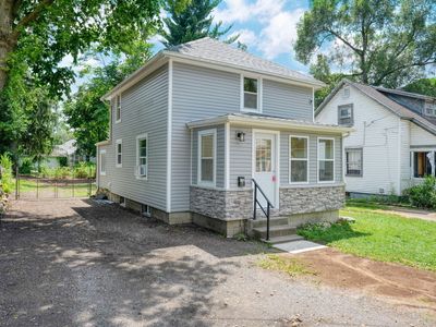 153 Hollis St