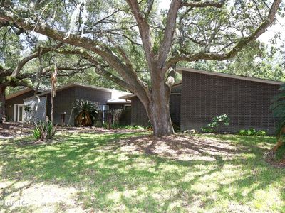 1040 Del Norte Cir