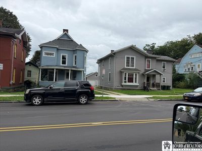 352-354 E 4th St