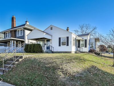301 N Ridgeview Dr