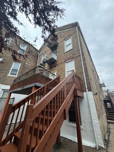 2127 S Fairfield Ave