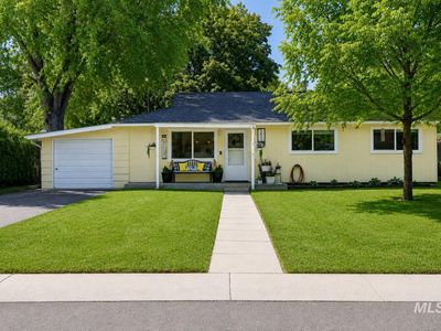 5613 W Kootenai St